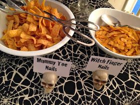 Spooky Halloween Chili, Halloween Party Chili Bar, Halloween Potato Bar, Halloween Chili Party, Halloween Hot Dog Bar, Halloween Chili Bar Ideas, Halloween Chilli Ideas, Halloween Chili Cookoff, Halloween Chili Bar Party