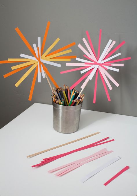 Paper Fireworks Diy, How To Make Fireworks Out Of Paper, Firework Paper Craft, Kids Firework Craft, 3d Fireworks Craft, Fireworks Paper Craft, Paper Fireworks Craft, Firework Decorations Diy, Firework Party Ideas