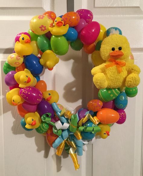 18" Easter Duck Wreath Duck Wreath, Easter Props, Easter Balloon Decor, Dollar Tree Easter Decor, Easter Art Project, Easter Duck, Easter Mesh Wreaths, Profitable Crafts, Creative Easter Eggs