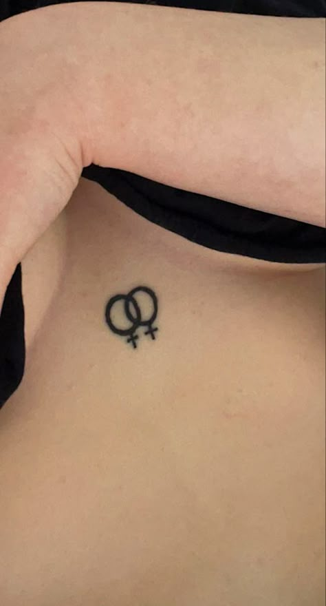 Double Female Symbol Tattoo, Womens Symbol Tattoo, Tattoo Ideas Lesbian Sleeve, Tattoo Ideas Lesbian Couple, Lesbian Symbol Tattoo Ideas, Hidden Lesbian Tattoo, Subtle Lgbtq Tattoos, Back Symbol Tattoo, Lesbian Sign Tattoo