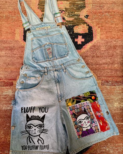 Denim overall size medium! Upcycled, silk screen, patch of love on the back & appliqué on the leg different fabrics and frida catlo design! Available! #fridacatloart Silk Screen, Different Fabrics, The Back, Of Love, Overalls, Screen, Size Medium, Silk, Fabric