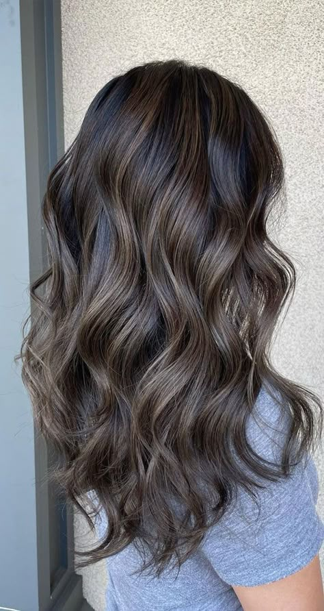 Fall Medium Brunette Hair Color, Fall Bayalage For Brunettes, Fall Burnett Hair Color 2023, Balayage On Ash Brown Hair, Hair Color Ideas For Dusky Indian Skin, Caramel Ash Balayage, 2023 Hair Trends For Women Brunette, Hair Color Fall 2022 Trends, Fall/winter Brunette Hair