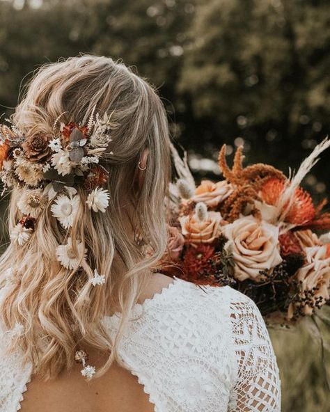 Fall Wedding Bridal Hairstyles, Wedding Hair Autumn, Flower Hair Piece Wedding, Fall Bride Hair, Bridal Flowers In Hair, Bride Hair Up, Fall Wedding Hair For Bride, Floral Hair Wedding, Autumn Wedding Makeup