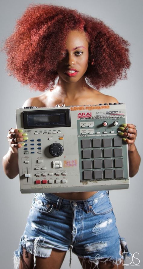 Akai MPC 2000XL Akai Mini Mk3, Black Woman Music Producer, Akai Mpc, Electronic Music Production, Mpc 2000xl, Akai Midi Keyboard, Electronic Music Instruments, Akai Mpc 2000xl, Dj Premier