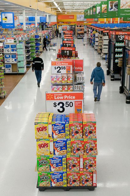 Walmart's displays #retail #displays #shopfitting  It is cleaned, balanced and simple but it looks just like another aisle, it does not stand out Retail Display 101: Tips for effective Point of Purchase Displays   https://www.sishop.com.au/blog/retail-display-101-tips-for-effective-point-of-purchase-displays/ Throwing Money, Grocery Store, Money