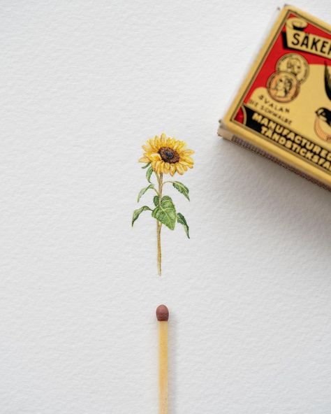 sunflower watercolor art miniature Micro Watercolor Painting, Mini Sunflower Painting, Miniature Watercolor Paintings, Mini Watercolor Journal, Watercolour Miniature Painting, Close Up Art, Watercolor Sunflower, Miniature Art, Miniature Painting