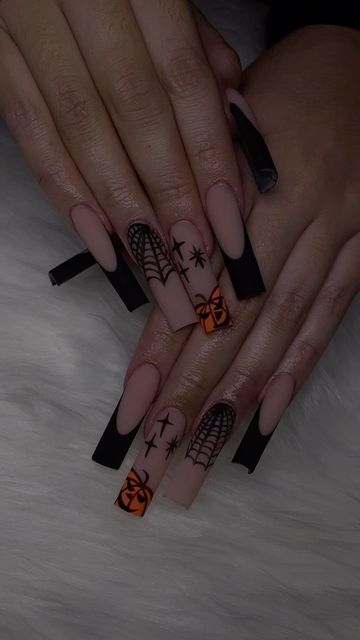 Mail Ideas Halloween, Spooky Season Nails Coffin, Spooky Halloween Nails Acrylic Long, Nails Acrylic For Halloween, Spooky Halloween Nails Coffin, Halloween Short Nails Acrylic, Medium Square Halloween Nails, Spooky Season Nails Simple, Nails 2023 Trends Halloween