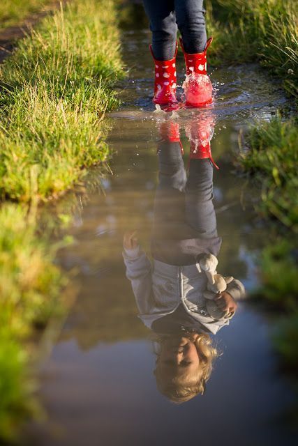 Bunny Photography, Beauty Fotografie, Toddler Photos, Reflection Photography, Toddler Photography, Photography Outdoor, Foto Tips, Outdoor Photoshoot, Childrens Photography