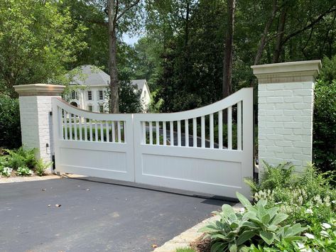 White Craftsman Exterior, Cedar Fence Gate, Farm Gates Entrance, Entrance Gates Driveway, Commercial Fence, White Gate, Beautiful Driveways, Driveway Entrance Landscaping, Wooden Gates Driveway