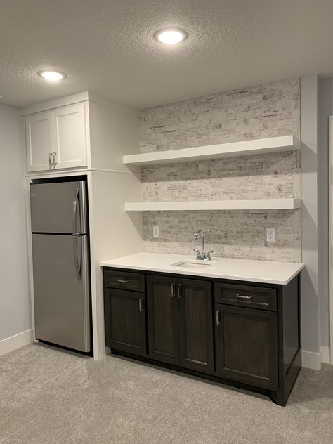 House Interior Modern, Basement Bathrooms, Small Basement Kitchen, Wet Bar Basement, Kitchenette Design, Basement Living Room, Basement Wet Bar, Diy Farmhouse Ideas, Basement Decoration