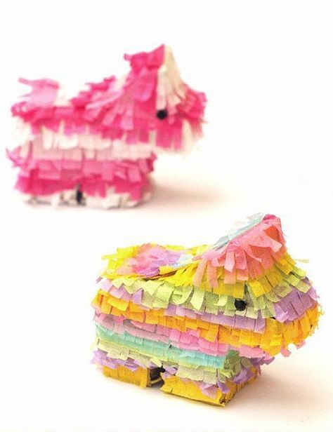 19 DIY Piñatas for Your Kid’s Birthday Party | Brit + Co Pinata Diy, Pastel Cupcakes, Tissue Paper Crafts, Mini Pinatas, Piñata Ideas, Diy Pinata, Tiny Wedding, Diy Wedding Favors, Mexican Party