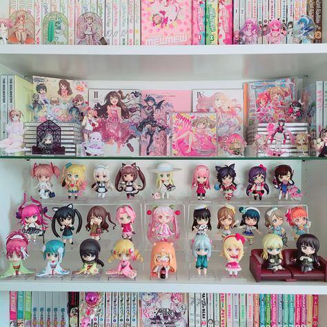 [Picture#2678639] 23/3/21 Kawaii Manga Shelf, Kawaii Anime Figure Shelf, Anime Rooms Bedrooms, Anime Theme Room, Anime Shelf Ideas, Cute Anime Bedroom, Anime Figure Shelf, Anime Room Design, Kawaii Shelf