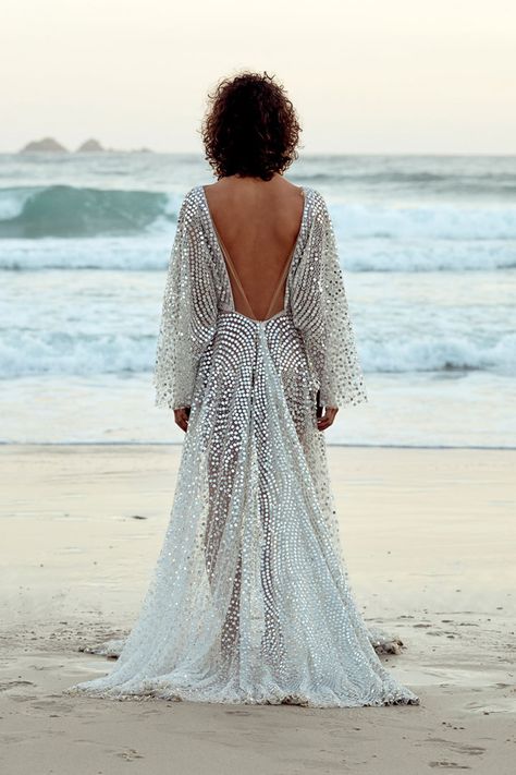 Modern Wedding Dresses for Fashion Focused Brides: 'Untamed Paradise' Chosen by One Day One Day Bridal, Wedding Dresses High Low, Boho Chique, High Low Gown, Sparkly Wedding Dress, Gold Wedding Dress, Sparkly Wedding, Wedding Dress Trends, Modern Wedding Dress