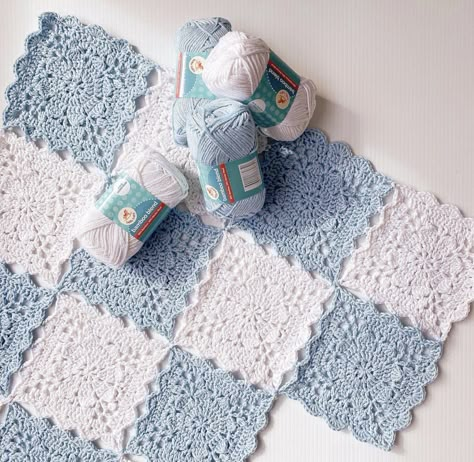 White And Blue Granny Squares, Blue White Crochet Blanket, Blue And White Granny Square Blanket, Blue And White Granny Square, Blue And White Crochet Blanket, Crochet Blanket Blue, White Granny Square, Crochet Patchwork Blanket, Patchwork Blanket