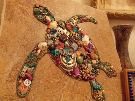 Turtle Recycled Art, Sea Turtle Craft, Sea Turtle Life Cycle, Turtle Life Cycle, Recycled Material Art, Turtle Craft, Art Turtle, Collage Projects, Turtle Crafts