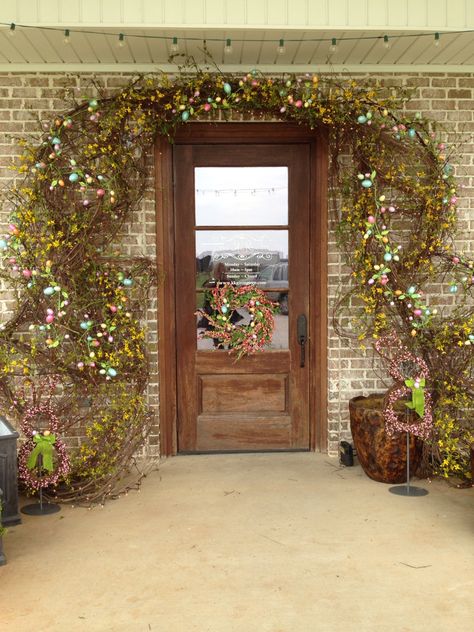 Spring Garland Front Door, Garland Front Door, Spring Containers, Exterior Door Frame, Grapevine Garland, Summer Garland, Boutique Window, Deborah Silver, Diy Christmas Garland