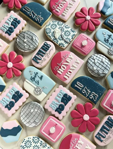 Mamma Mia Party Desserts, Mama Mia Cookies Decorated, Mama Mia Cookies, Mamma Mia Cookies, Wedding Cookies Ideas, Glass Cookies, Dessert Design, 17th Birthday Ideas, Best Party Ideas