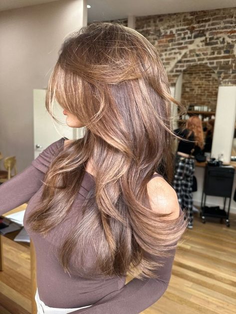 Latte Hair, Honey Brown Hair Color, Rambut Brunette, Brown Hair Shades, Honey Brown Hair, Brown Hair Looks, Dreamy Aesthetic, Brown Hair Inspo, Brunette Hair With Highlights