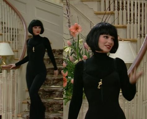 Fran Drescher as Nanny Fine in "The Nanny" The Nanny Fashion Outfits Fran Drescher, Massuse Outfit, The Nanny Fran Outfits, Franny Fine Outfits, The Nanny Outfits Fran Drescher, Fran Drescher Outfits The Nanny, Fran Fine Outfits The Nanny, Nanny Fran Outfits, Fran Drescher Outfits 90s