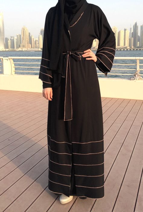 Jersey Abaya  Black / Hemming Stitch Abaya / Abaya with Belt Abaya With Belt, Hemming Stitch, Habits Musulmans, Black Abaya Designs, Abaya Designs Latest, Abaya Fashion Dubai, Abaya Black, Hijabista Fashion, Moslem Fashion