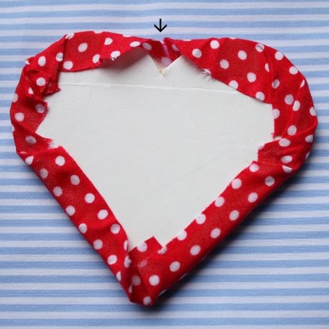 Valentine Craft Decorations, Valentine Card Crafts, Heart Tutorial, Wood Craft Patterns, Diy Sewing Gifts, Patchwork Heart, Diy Valentines Decorations, Sweet Hearts, Fabric Hearts