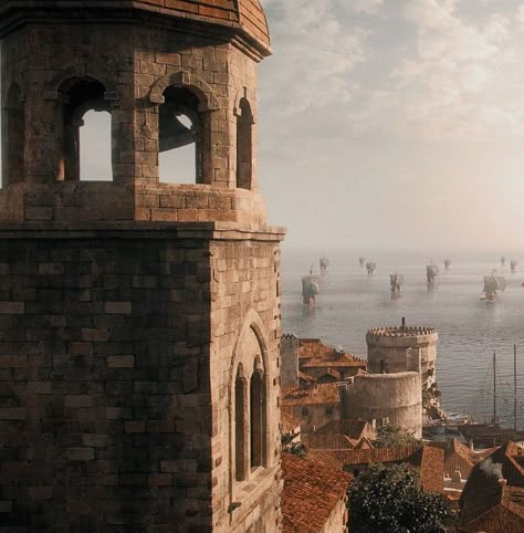 King's Landing Aesthetic, Kings Landing House Of The Dragon, Medieval King Aesthetic, A Song Of Ice And Fire Aesthetic, Crownlands Aesthetic, Kings Landing Aesthetic, Winterfell Aesthetic, House Targaryen Aesthetic, Game Of Thrones Aesthetic