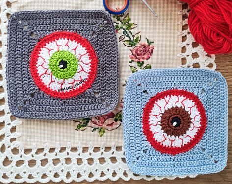 Crochet Halloween Eyeball Granny Square Eyeball Granny Square, Classic Granny Square Pattern, Spooky Blanket, Granny Square Free Pattern, Classic Granny Square, Kids Fathers Day Crafts, Granny Square Pattern, Crochet Halloween, Halloween Eyeballs