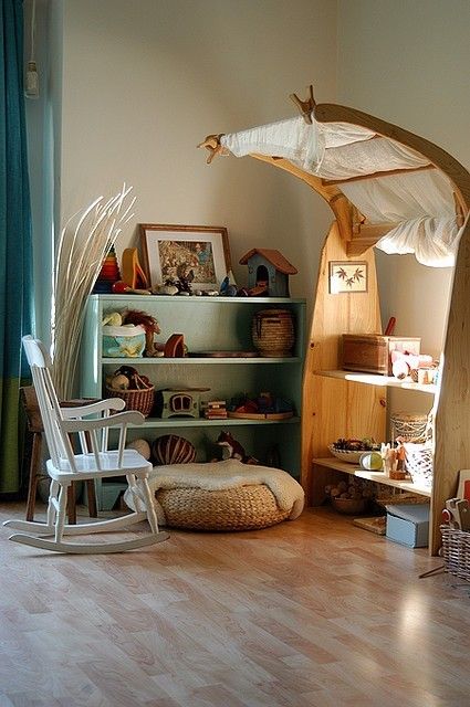 Looks more like an amazing bedroom than a classroom, but I love the idea of having an exploratory/nature center that could be used during free time or as a reward. Play Corner, Class Room, Play Space, Reading Corner, Waldorf Inspired, Room Decorations, Learning Spaces, Kids Playroom, Kid Spaces