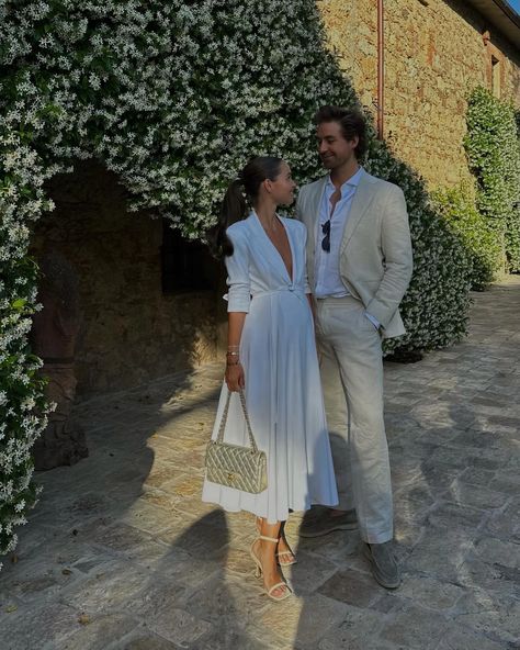 Couple Outfits Matching Classy, Couple Outfits Matching, Anniversary Outfit, Engagement Session Posing, Gentleman Aesthetic, Italy Outfits, Engagement Photo Poses, Engagement Outfits, Future Lifestyle