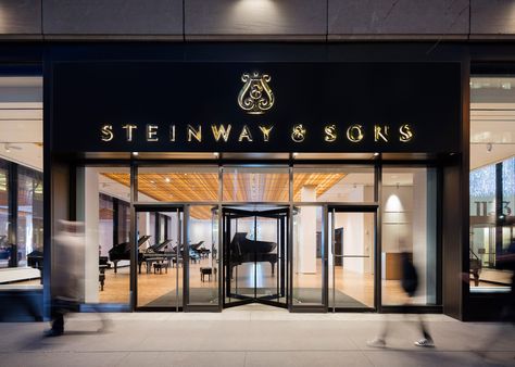 Steinway & Sons New York showroom by Annabelle Selldorf Annabelle Selldorf, Steinway And Sons, Music Store Design, Steinway Grand Piano, Piano Shop, Steinway Piano, Piano Store, Wishlist Ideas, Andre Rieu