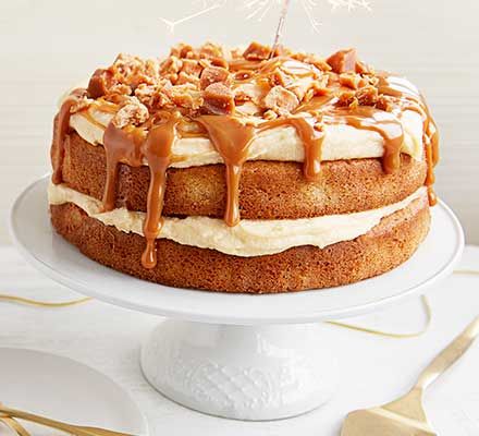 Need to make a celebration cake at short notice? This foolproof, showstopping caramel cake uses storecupboard ingredients and is quick to whip up Caramel Cake Recipe, Ultimate Chocolate Cake, Carrot Cakes, Brownie Desserts, Bbc Good Food, Gateaux Cake, Caramel Cake, Oreo Dessert, Recipe Community