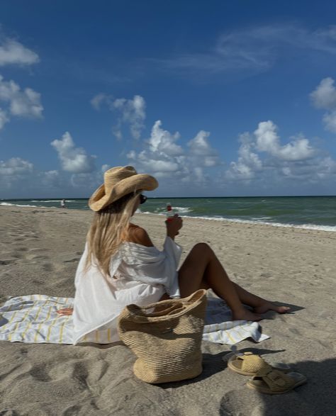 beach therapy 🤍 #endlesssummer#miami #florida #fyp #floridalife #beachday #beachtherapy #ocean #perfectday Beach Journaling, Ocean Therapy, Art For Walls, Beach Therapy, Walls Art, Florida Life, Art Nouveau Art, Nouveau Art, Instagram Beach