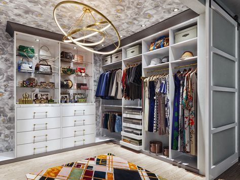 Closet goals! 😍😍🙋🏻‍♀️Yes, please!⁠ Tag a friend who would love an organized closet like this.⁠ Closet Organization Designs, Closet Factory, Reach In Closet, Beautiful Closets, Pantry Wall, Luxury Closets Design, Modern Closet, California Closets, Closet Layout