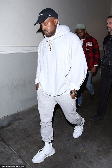 Kanye Fits, Kanye West Outfits, Kanye Fashion, Kanye West Style, Yeezy Outfit, Champion Sweatpants, University Outfit, Curvy Petite Fashion, Outfits Streetwear