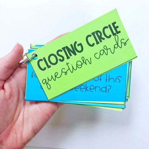 Community building in the classroom with closing circle (Responsive Classroom) Building A Positive Classroom Community, Closing Circle Kindergarten, Closing Meeting Activities, Preschool Closing Circle Activities, Closing Circle Responsive Classroom, Closing Circle Ideas, Community Circle Activities, Culturally Responsive Classroom Decor, Closing Circle Activities