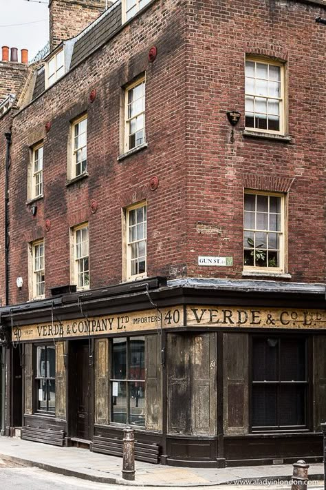 This old building in Spitalfields, London is beautiful. This guide to Sunday in London will show you London Sunday market highlights, the best Sunday roast in London, and things to do in London on Sunday. #sunday #london #spitalfields Industrial Brick Building, East London Aesthetic, Old Buildings Architecture, British Buildings, Old Brick Building, Building Corner, Corner Building, London Brick, Spitalfields Market