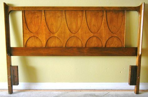 Mid Century Modern Broyhill Brasilia Full Queen Headboard MCM Eames Beige Upholstered Headboard, Mid Century Headboard, Modern Style Bed, Diy Wood Headboard, Broyhill Brasilia, Mid Century Modern Bed, Mid Century Side Table, Modern Headboard, Full Headboard