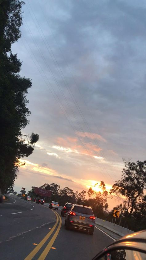 Video Sunset, Sunset Road, Road Pictures, Wallpaper Iphone Boho, Ronaldo Real Madrid, Dance Like This, Photography Basics, Cool Instagram Pictures, Cool Pictures Of Nature