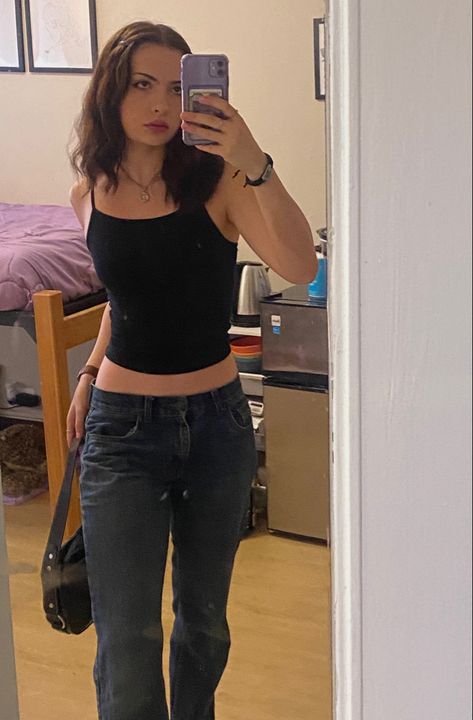 Cropped Black Tank Top Outfit, Outfits With A Black Tank Top, Outfit With Black Tank Top, Jeans And Black Tank Top Outfit, Low Rise Jeans And Tank Top, Black Tank Top And Jeans Outfit, How To Style Black Tank Top, Black Tank Top Outfit Casual, Zelly Top Outfit