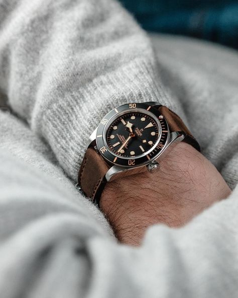 TUDOR Watch OFFICIAL on Instagram: “BlackBay Fifty Eight on its aged leather strap #BB58 #TudorWatch #BornToDare #Wristshot” Tudor Gmt, Tudor 1926, Tudor Black Bay 58, Tudor Heritage Black Bay, Tudor Submariner, Tudor Pelagos, Tudor Watch, Tudor Watches, Tudor Rose