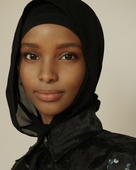 Hijabi Model Face, Somali Beauty, Somali Women, Hijab Styling, Model Face, Pretty Eyes, Styling Ideas, Fashion Editor, African Women