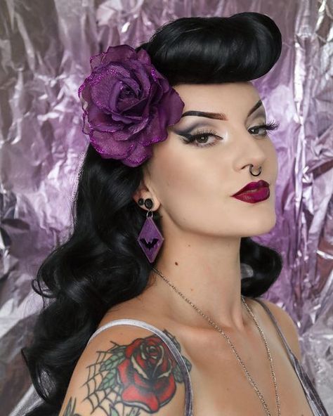 Pinup Makeup Vintage, Gothabilly Makeup, Dita Von Teese Makeup, Gothabilly Fashion, Old Hollywood Makeup, Pinup Costume, Pinup Makeup, Goth Pinup, Goth Bride