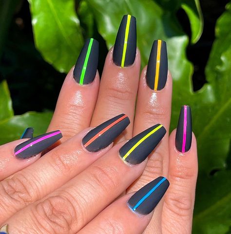 Neon Goth Nails, Black And Neon Nail Designs, Black Neon Nails, Black Light Nails, Black And Neon Nails, Minimalistic Nail Designs, Nail Designs With Lines, Gel X Nail Designs, Designs With Lines