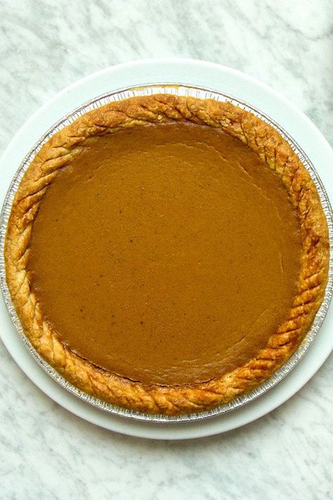 This brown butter pumpkin pie recipe incorporates brown sugar, heavy cream, vanilla, pumpkin puree, allspice, cinnamon, ginger and molasses to create the ultimate fall dessert recipe. Whether you’re looking to eat this pumpkin recipe for a fall dessert or even as a Thanksgiving recipe, it’s a great choice for a pie recipe.#pierecipes #pumpkinpierecipes #pumpkinpie #fallrecipes #falldesserts #dessertrecipes #pumpkinrecipes Pear Tarte Tatin, Thanksgiving Host, Four Twenty, Fun Thanksgiving Desserts, Pie Pie, Pumpkin Pie Recipe, Thanksgiving 2020, Thanksgiving Dishes, American Pie