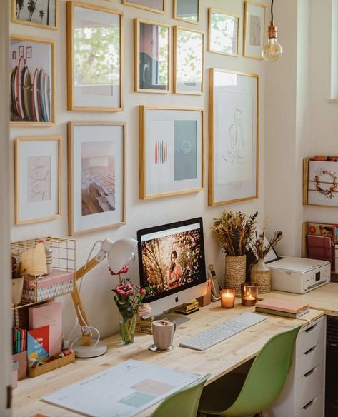 23+ Cozy, Chic & Inspiring Desk Decor Ideas For Your Home Office — ASHLINA KAPOSTA Gallery Wall Ideas Over Desk, Desk With Pictures On Wall, Cute Office Asthetic, Desk Against Wall Decor, Art Over Desk, Artwork Above Desk, Gallery Wall Desk, Boho Work Office Decor, Gallery Wall Behind Desk