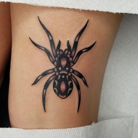 American Traditional Tattoos Insects, Small Tarantula Tattoo, Spider Tattoo American Traditional, Beautiful Spider Tattoo, Small American Traditional Tattoo Black And Grey, Spider Tattoo Trad, American Traditional Insect Tattoo, Pretty Spider Tattoo, Trad Spider Tattoo