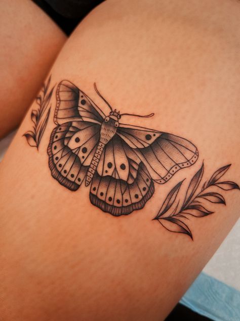 Harry styles moth tattoo with ferns Moth Tattoo On Thigh, Moth Tattoo Thigh, Moth Thigh Tattoo, Moth Leg Tattoo, Harry Styles Moth Tattoo, Harry Styles Moth, Luna Moth Tattoo, Upper Thigh Tattoos, Moth Tattoo Design