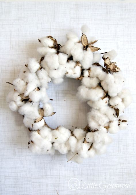 DIY Cotton Wreath with Cotton Branches by 3 Little Greenwoods Wreath With Cotton, Couronne Diy, Cotton Branches, Cotton Wreath, Deco Nature, Coron, Wreath Crafts, Diy Wreath, Craft Inspiration