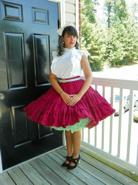 Poofy Skirts, Square Dance Outfit, Southern Belle Dress, Square Dance Dresses, Halston Dress, Vintage Dance, Fun Outfits, Square Dance, Frilly Dresses