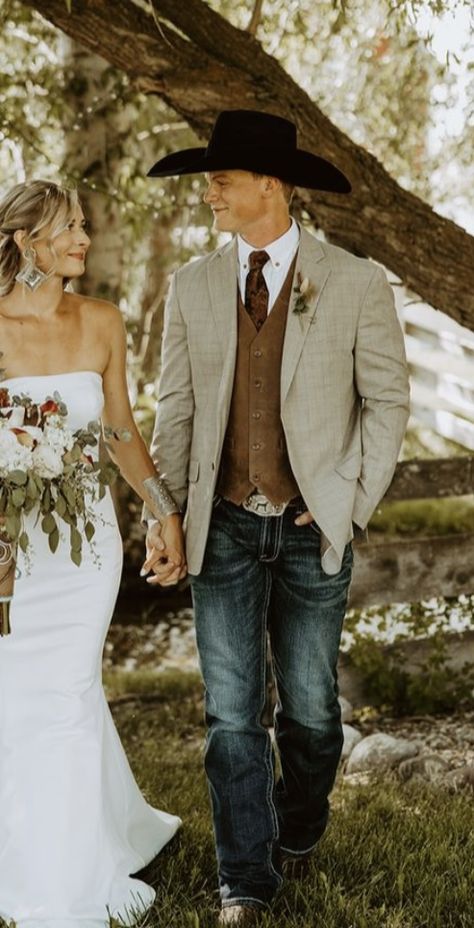 Modern Cowboy Style Men Wedding, Ranch Wedding Groomsmen, Men’s Attire For Country Wedding, Wedding Cowboy Outfit Men, Rustic Wedding Attire For Men, Cowboy Tuxedo Wedding, Men’s Wedding Western Wear, Country Wedding Men, Country Wedding Mens Attire